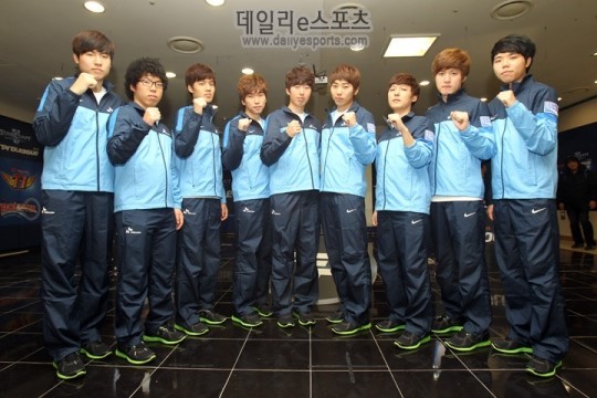 凤凰涅槃就在此时！FPX时隔581天再度晋级季后赛